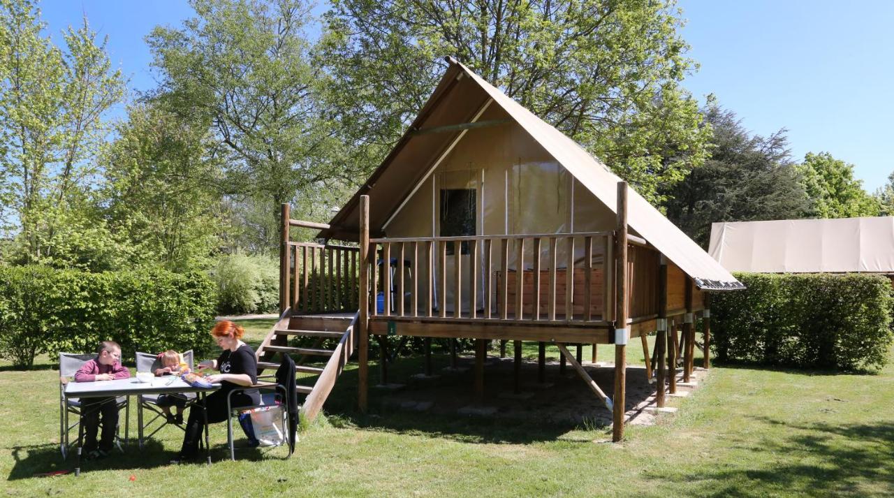 Camping Le Nid Du Parc Виллар-ле-Домб Экстерьер фото