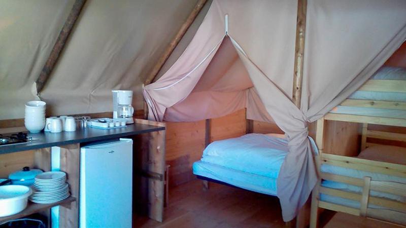 Camping Le Nid Du Parc Виллар-ле-Домб Экстерьер фото
