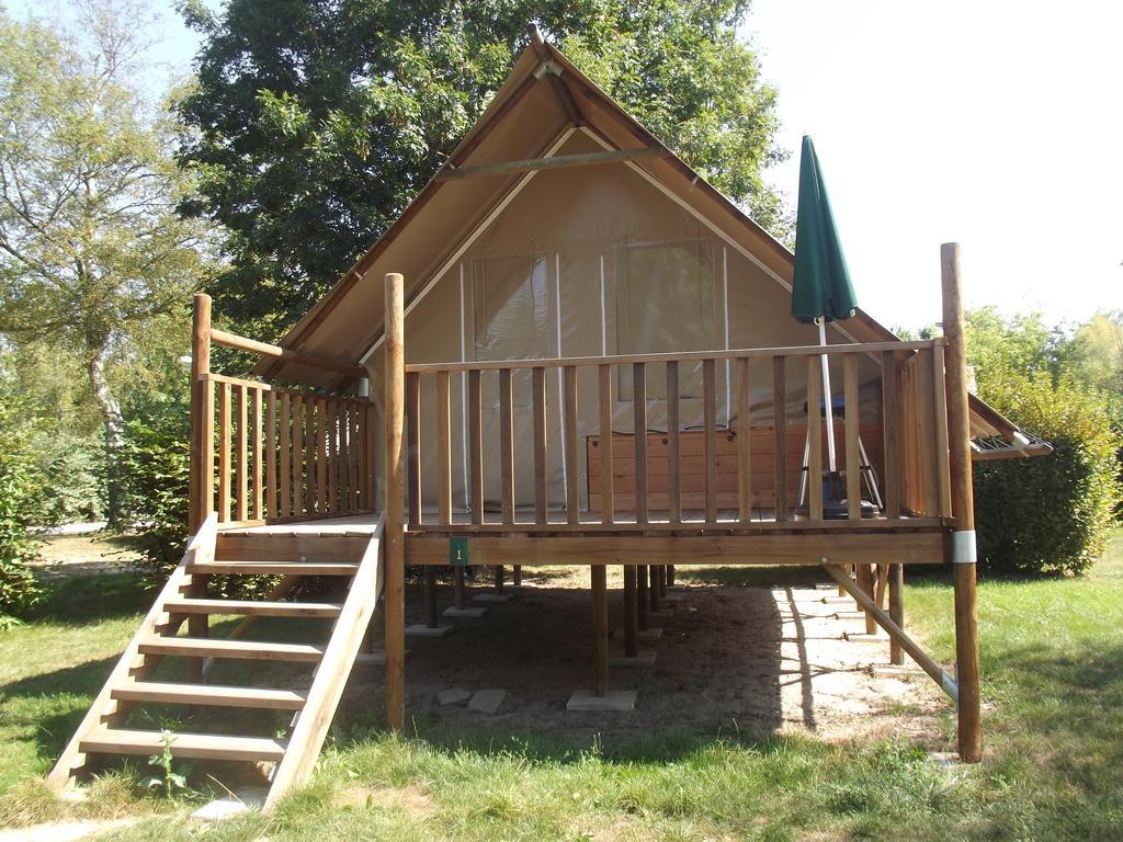 Camping Le Nid Du Parc Виллар-ле-Домб Экстерьер фото