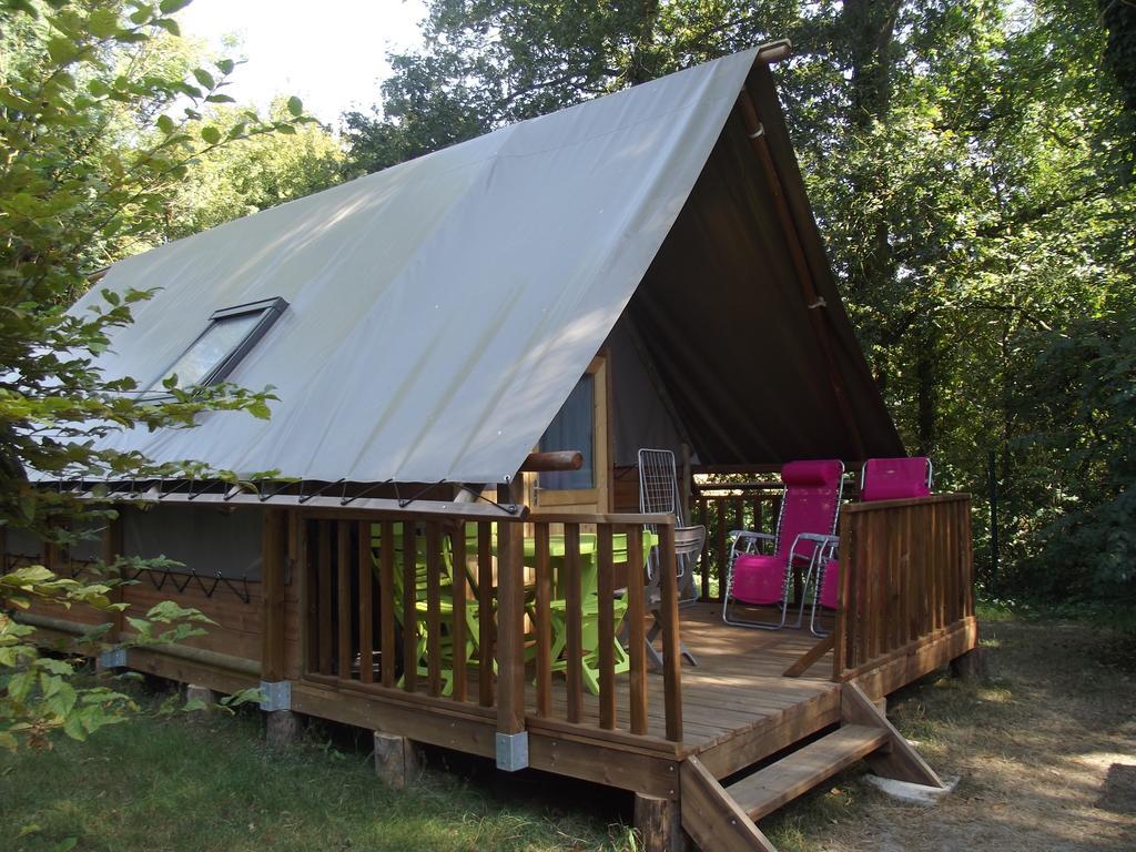 Camping Le Nid Du Parc Виллар-ле-Домб Экстерьер фото