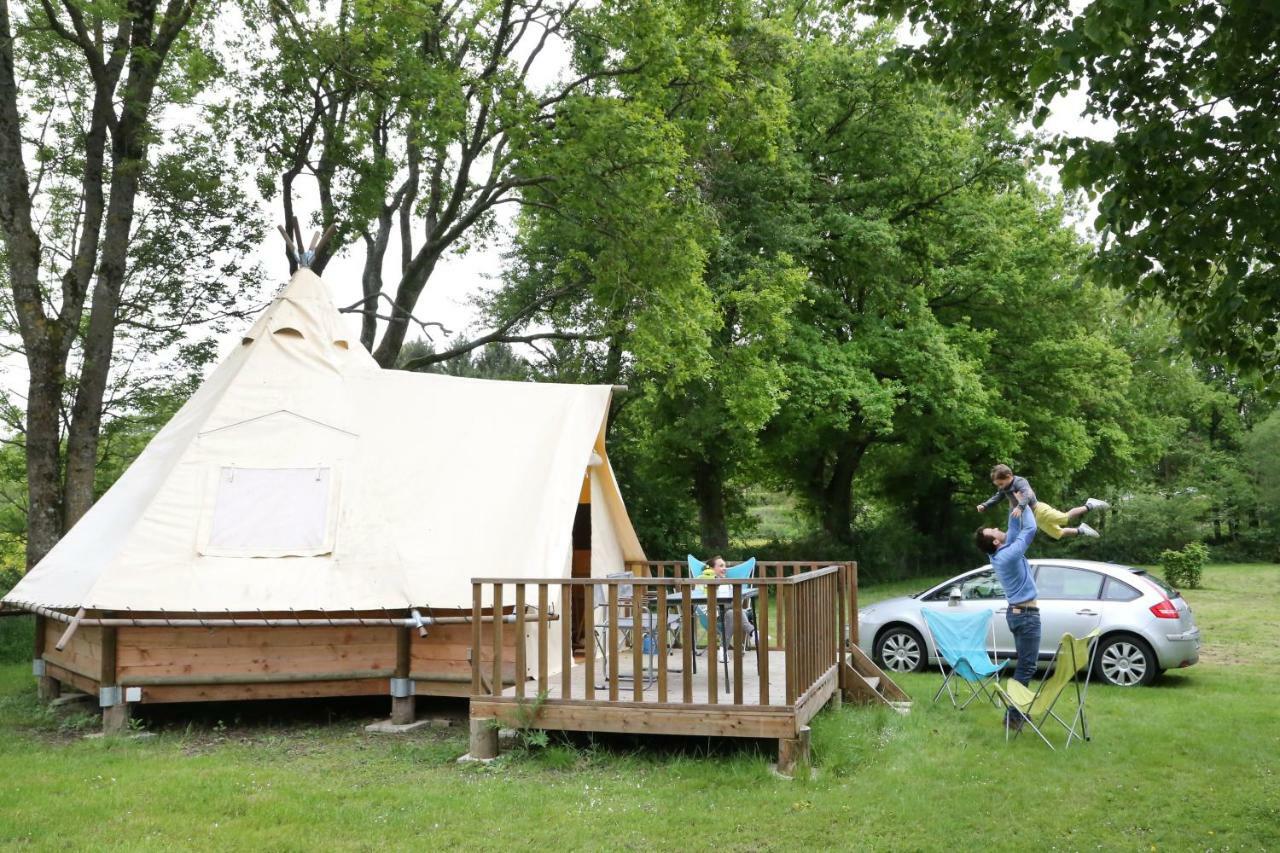 Camping Le Nid Du Parc Виллар-ле-Домб Экстерьер фото